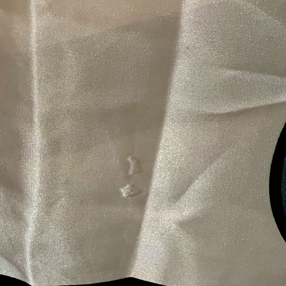 Chanel - large silk scarf. Black, gray, and pink/ salmon. - Picture 8 of 9